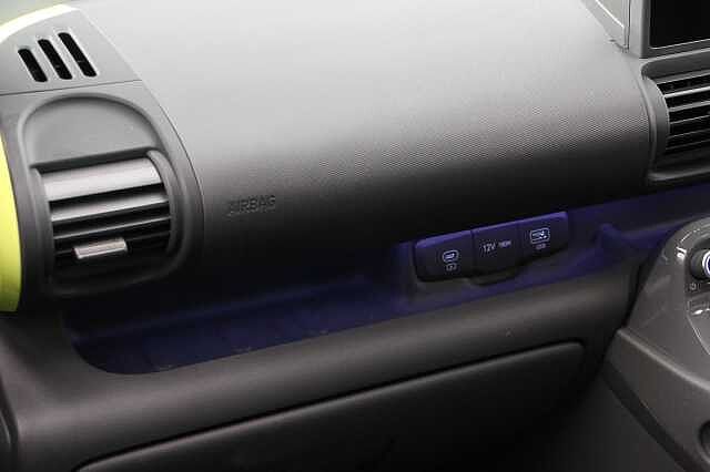 Hyundai INSTER 85kW Cross 49kWh 5dr Auto Green