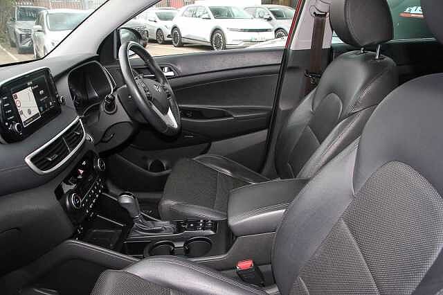 Hyundai TUCSON 1.6 TGDi 177 Premium 5dr 2WD DCT Red