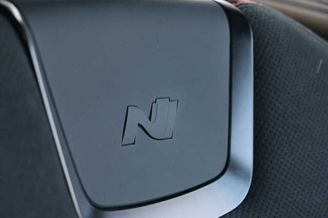 Hyundai TUCSON 1.6T Hybrid N Line S 5dr Auto White