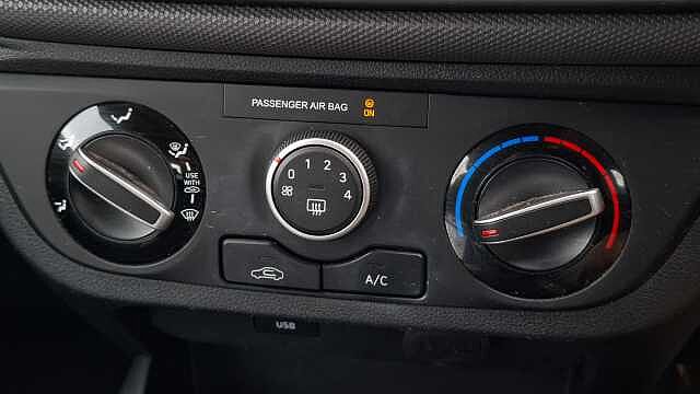 Hyundai i10 1.0 MPi SE Connect 5dr Auto
