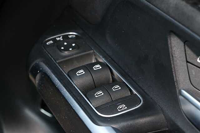 Mercedes-Benz Glb 200 AMG Line Executive 5dr 7G-Tronic