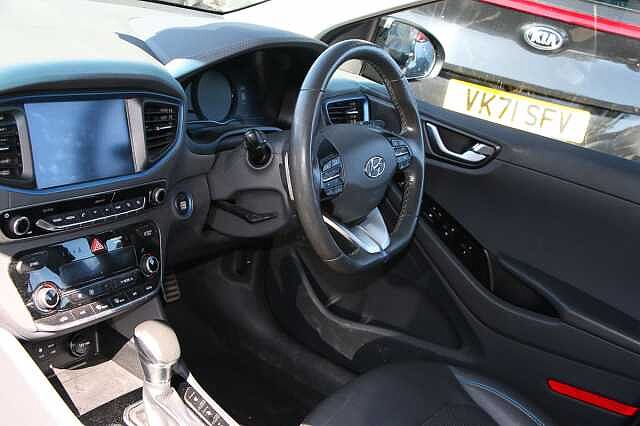 Hyundai IONIQ 1.6 GDi Hybrid Premium SE 5dr DCT Black