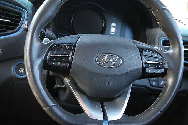 Hyundai IONIQ 1.6 GDi Hybrid Premium SE 5dr DCT Black