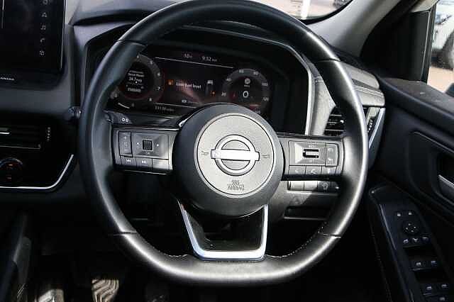 Nissan Qashqai 1.3 DiG-T MH N-Connecta 5dr