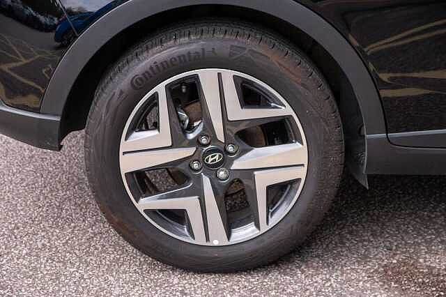 Hyundai BAYON 1.0 T-GDi (100ps) Premium 48 Volt MHEV DCT Phantom Black