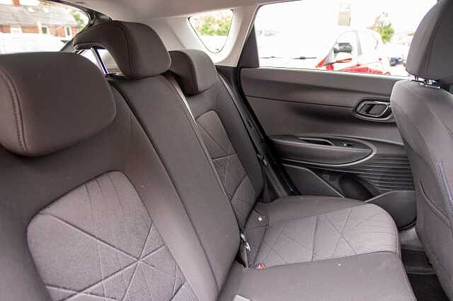 Hyundai BAYON 1.0 T-GDi (100ps) Premium 48 Volt MHEV DCT Phantom Black