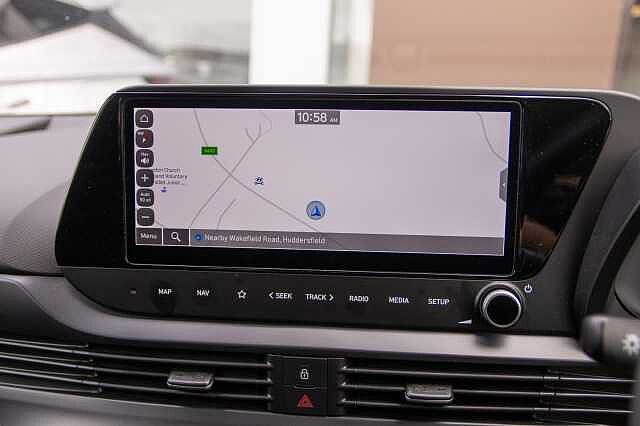 Hyundai BAYON 1.0 T-GDi (100ps) Premium 48 Volt MHEV DCT Phantom Black