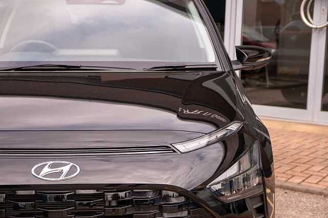 Hyundai BAYON 1.0 T-GDi (100ps) Premium 48 Volt MHEV DCT Phantom Black