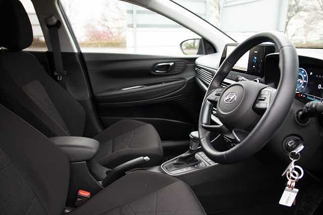 Hyundai BAYON 1.0 T-GDi (100ps) Premium 48 Volt MHEV DCT Phantom Black