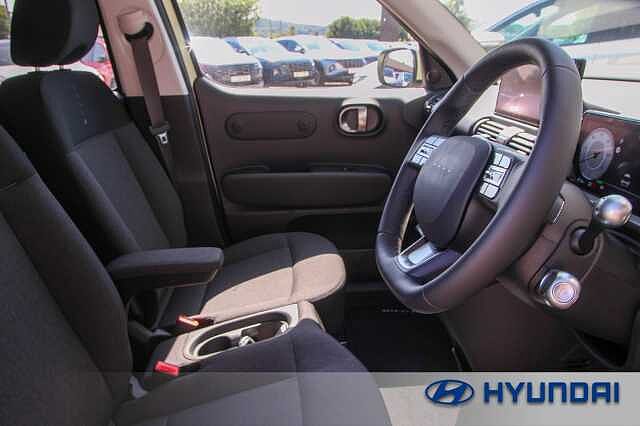Hyundai INSTER 85kW 02 49kWh 5dr Auto Buttercream Yellow