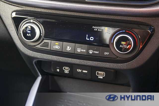 Hyundai i10 1.2 [79] Premium 5dr Auto [Nav]