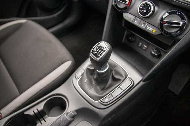 Hyundai KONA SUV 1.0 T-GDi (120ps) PLAY 2WD Pulse Red