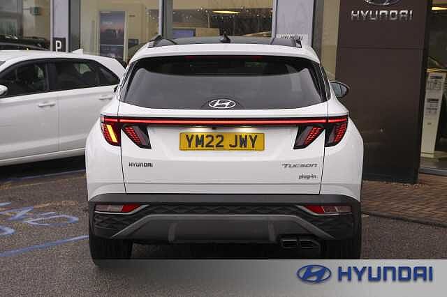 Hyundai TUCSON 1.6 TGDi Plug-in Hybrid Ultimate 5dr 4WD Auto Atlas White