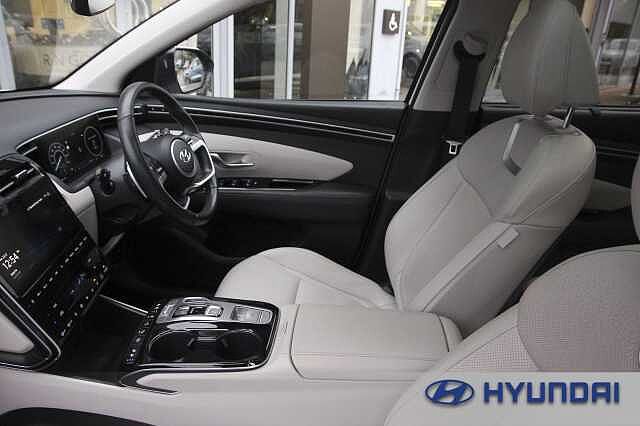 Hyundai TUCSON 1.6 TGDi Plug-in Hybrid Ultimate 5dr 4WD Auto Atlas White