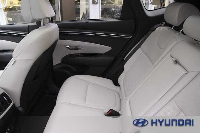 Hyundai TUCSON 1.6 TGDi Plug-in Hybrid Ultimate 5dr 4WD Auto Atlas White