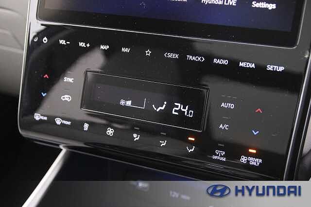 Hyundai TUCSON 1.6 TGDi Plug-in Hybrid Ultimate 5dr 4WD Auto Atlas White