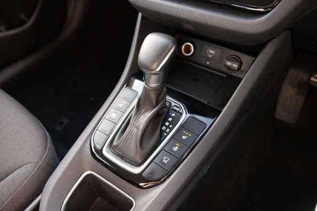 Hyundai IONIQ 1.6 GDi (105ps) Premium Hybrid DCT 5Dr Hatch