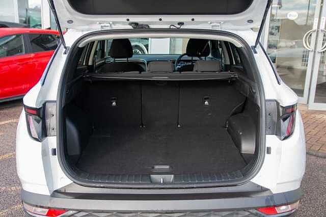 Hyundai TUCSON 1.6 TGDi Hybrid 230 Premium 5dr 2WD Auto Atlas White