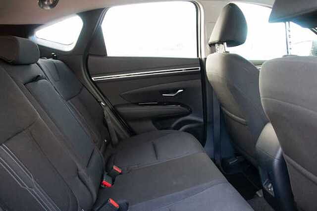 Hyundai TUCSON 1.6 TGDi Hybrid 230 Premium 5dr 2WD Auto Atlas White