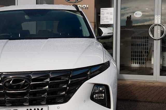 Hyundai TUCSON 1.6 TGDi Hybrid 230 Premium 5dr 2WD Auto Atlas White