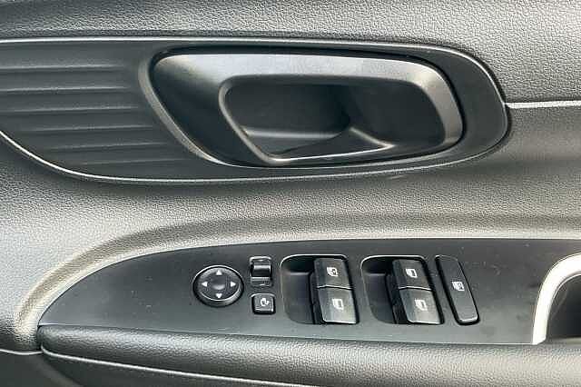 Hyundai BAYON 1.0 TGDi Advance 5dr Mangrove Green