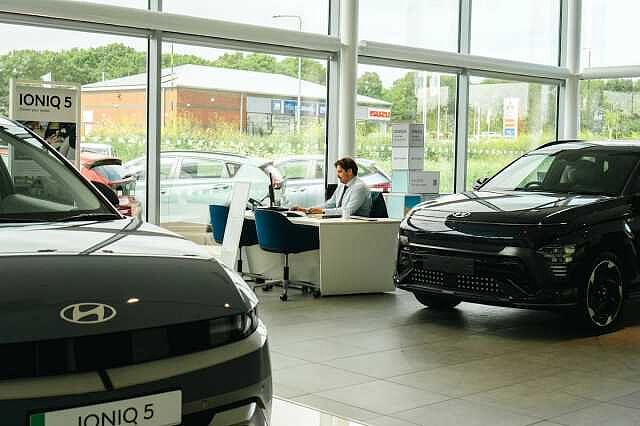 Hyundai IONIQ 1.6 GDi Hybrid Premium 5dr DCT