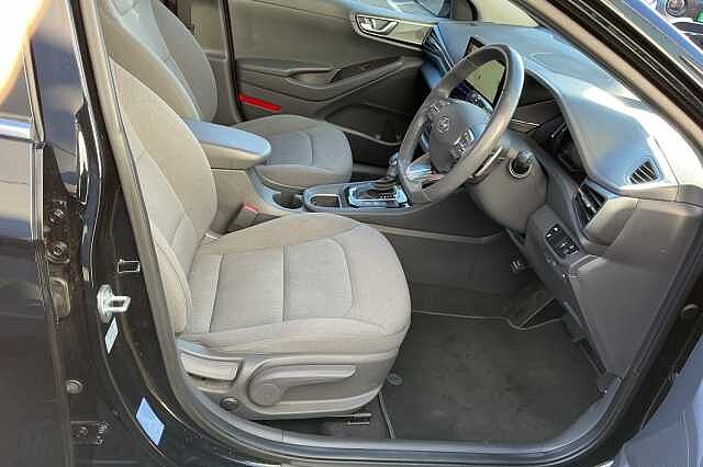 Hyundai IONIQ 1.6 GDi Hybrid Premium 5dr DCT