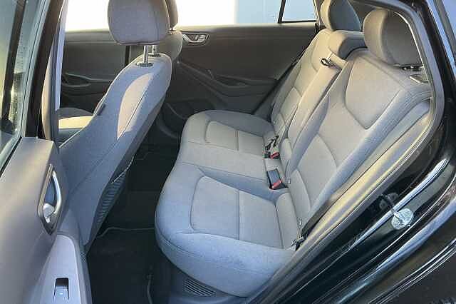 Hyundai IONIQ 1.6 GDi Hybrid Premium 5dr DCT