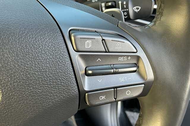 Hyundai IONIQ 1.6 GDi Hybrid Premium 5dr DCT