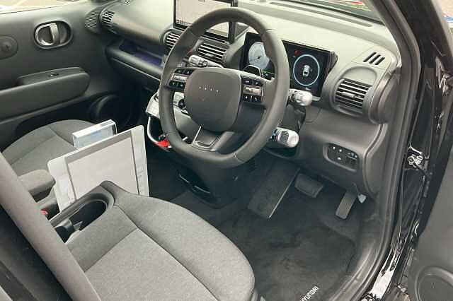 Hyundai INSTER 02 Long Range Auto (115ps) Abyss Black