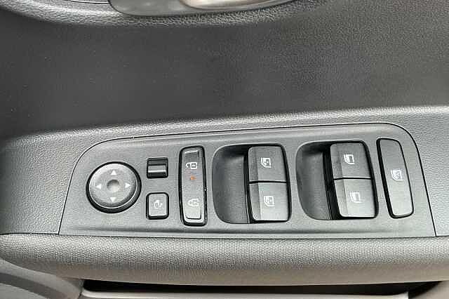 Hyundai INSTER 02 Long Range Auto (115ps) Abyss Black