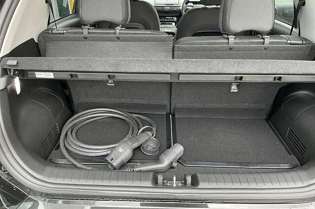 Hyundai INSTER 02 Long Range Auto (115ps) Abyss Black