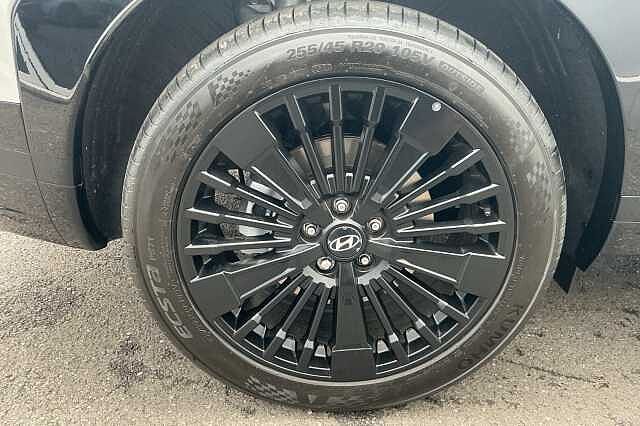 Hyundai SANTA FE 1.6 TGDi Plug-in Hybrid Calligraphy 5dr 4WD Auto Typhoon Silver