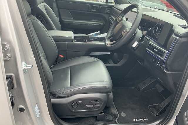 Hyundai SANTA FE 1.6 TGDi Plug-in Hybrid Calligraphy 5dr 4WD Auto Typhoon Silver