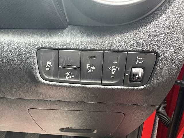 Hyundai KONA SE Connect 1.0 T-GDi MHEV (120ps) Engine Red