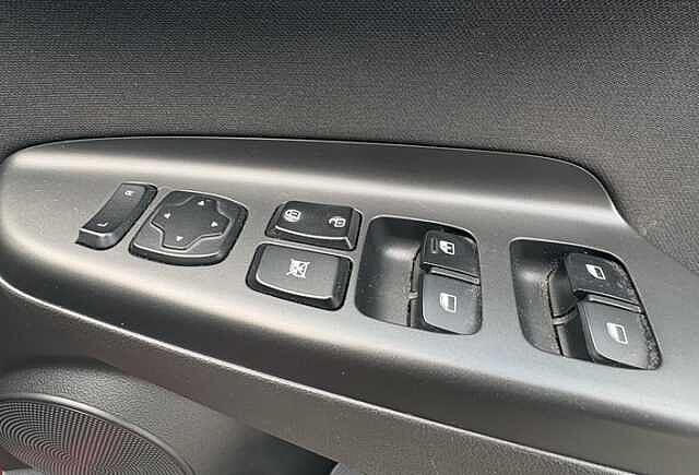 Hyundai KONA SE Connect 1.0 T-GDi MHEV (120ps)