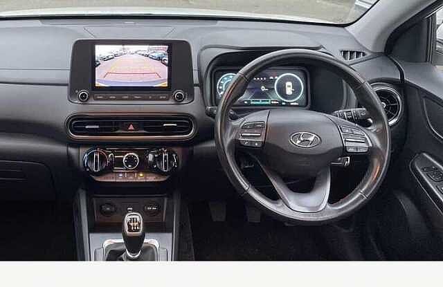 Hyundai KONA SE Connect 1.0 T-GDi MHEV (120ps) Engine Red