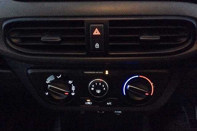 Hyundai I10 Advance [Nav] 1.0 MPi (63ps) Phantom Black