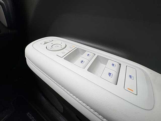 Hyundai SANTA FE Ultimate Plug-in Hybrid 1.6 T-GDi PHEV 4WD (253ps)