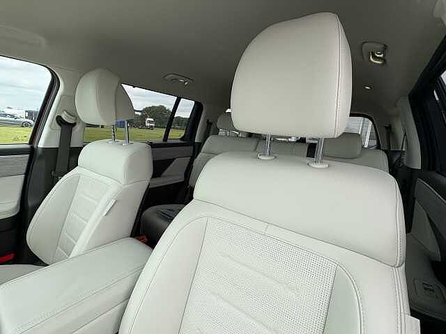Hyundai SANTA FE Ultimate Plug-in Hybrid 1.6 T-GDi PHEV 4WD (253ps) Orange