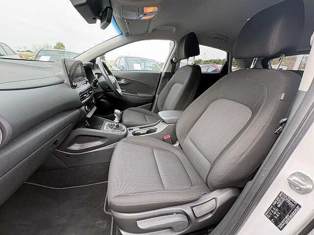 Hyundai KONA Premium 1.0 T-GDi MHEV (120ps) Atlas White