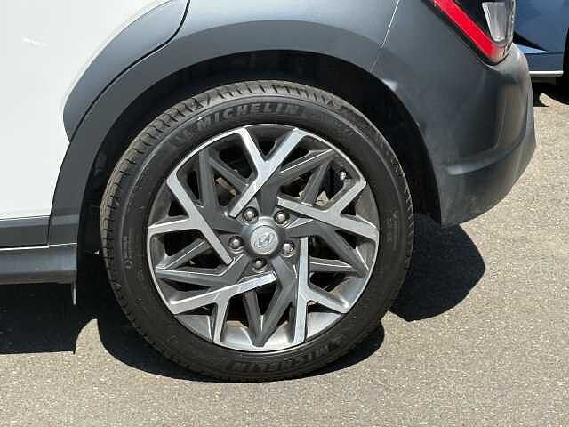 Hyundai KONA Premium Hybrid 1.6 GDi HEV (141ps) Atlas White