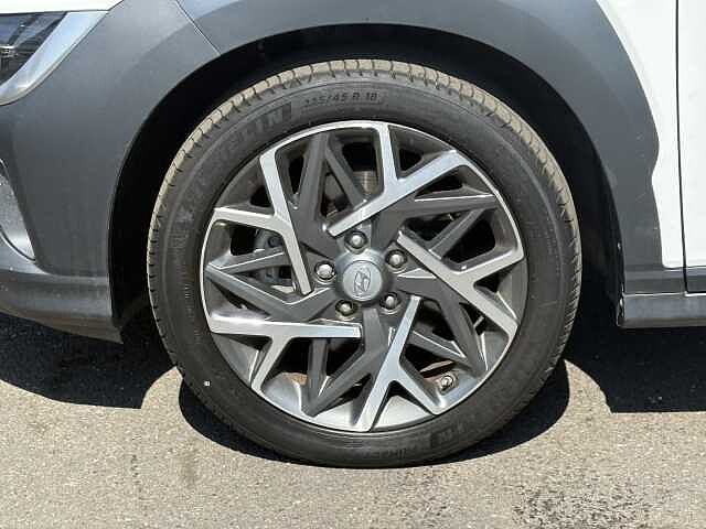 Hyundai KONA Premium Hybrid 1.6 GDi HEV (141ps) Atlas White