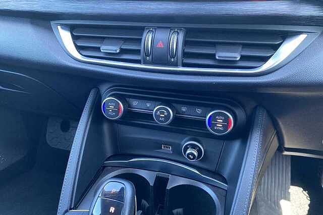 Alfa Romeo Stelvio Super 2.2 JDTm (190ps)