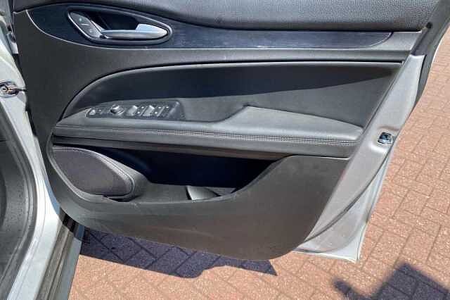 Alfa Romeo Stelvio Super 2.2 JDTm (190ps)