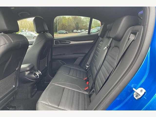 Alfa Romeo Stelvio Veloce 2.2 JDTm AWD (210ps)
