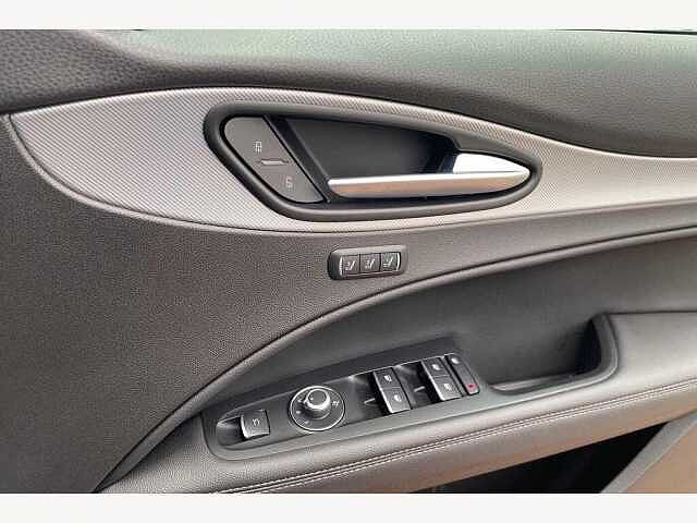 Alfa Romeo Stelvio Veloce 2.2 JDTm AWD (210ps)