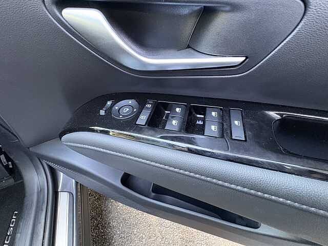 Hyundai TUCSON Ultimate Plug-in Hybrid 1.6 T-GDi PHEV (252ps)