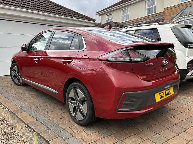 Hyundai IONIQ Premium Hybrid 1.6 GDi HEV (141ps)