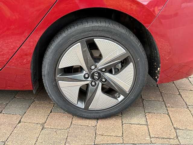 Hyundai IONIQ Premium Hybrid 1.6 GDi HEV (141ps)